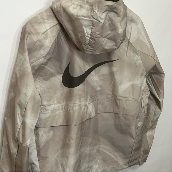 Nike Storm-Fit Running Division Flash Jacket Beige - Picture 7 of 16
